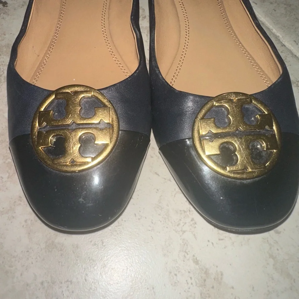 Tory Burch Black Leather‎ with Gold Logo Women's Ballet Flats Size 8.5